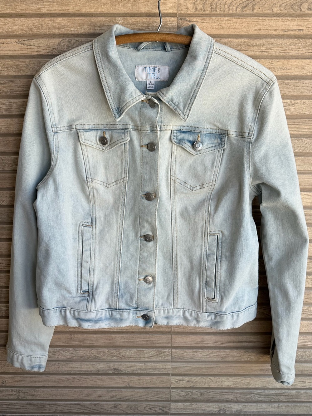 Time and Tru Light Wash Blue Jean Denim Jacket Stretch Trucker Womens L 12-14